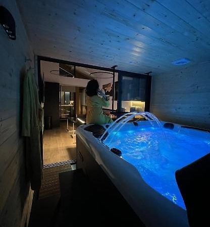 Les Suites De Stanislas Jacuzzi & Spa Nancy Exteriör bild