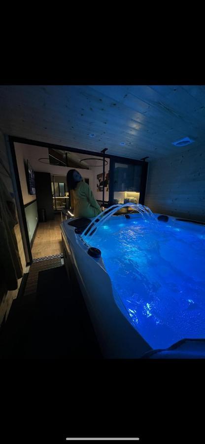Les Suites De Stanislas Jacuzzi & Spa Nancy Exteriör bild