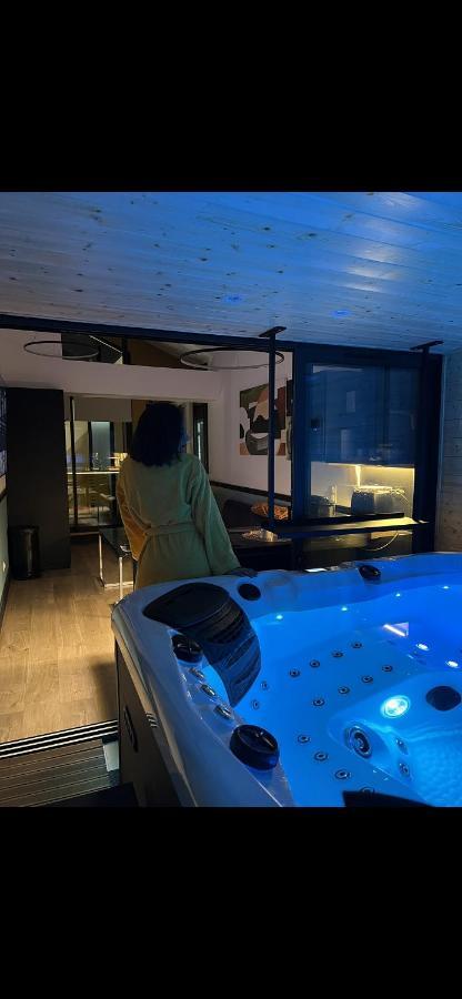 Les Suites De Stanislas Jacuzzi & Spa Nancy Exteriör bild