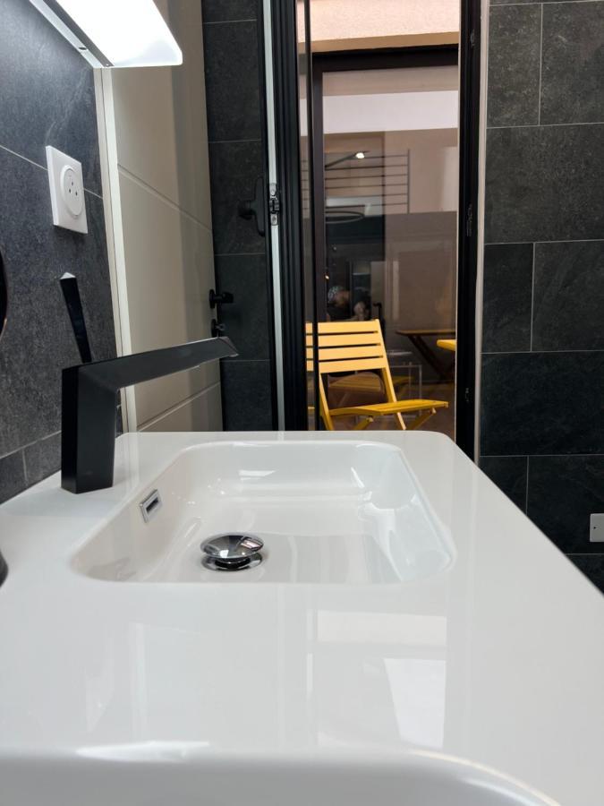 Les Suites De Stanislas Jacuzzi & Spa Nancy Exteriör bild