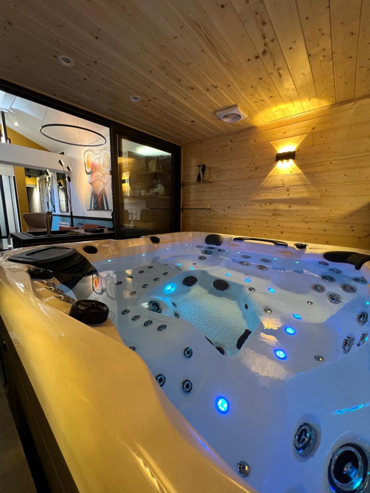 Les Suites De Stanislas Jacuzzi & Spa Nancy Exteriör bild
